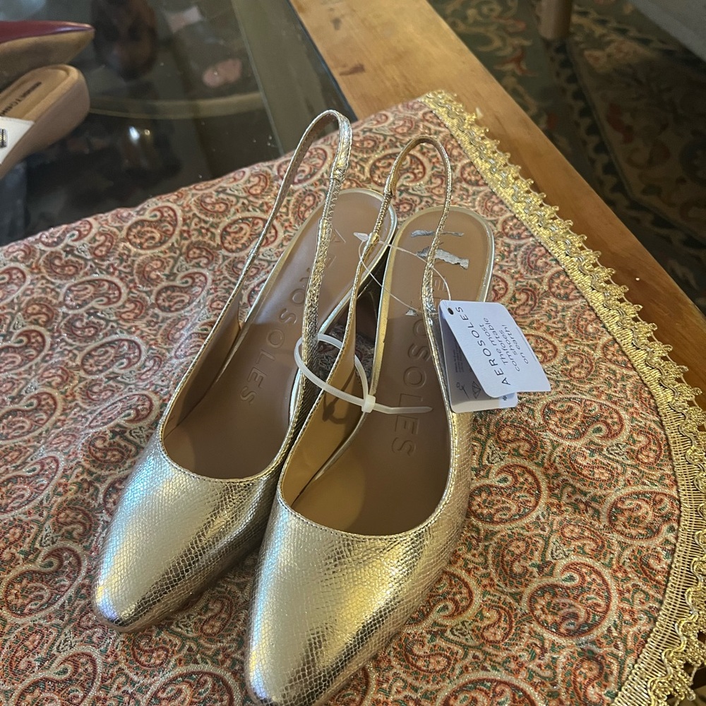 AEROSOLES Shimmering Gold Slingback Heels